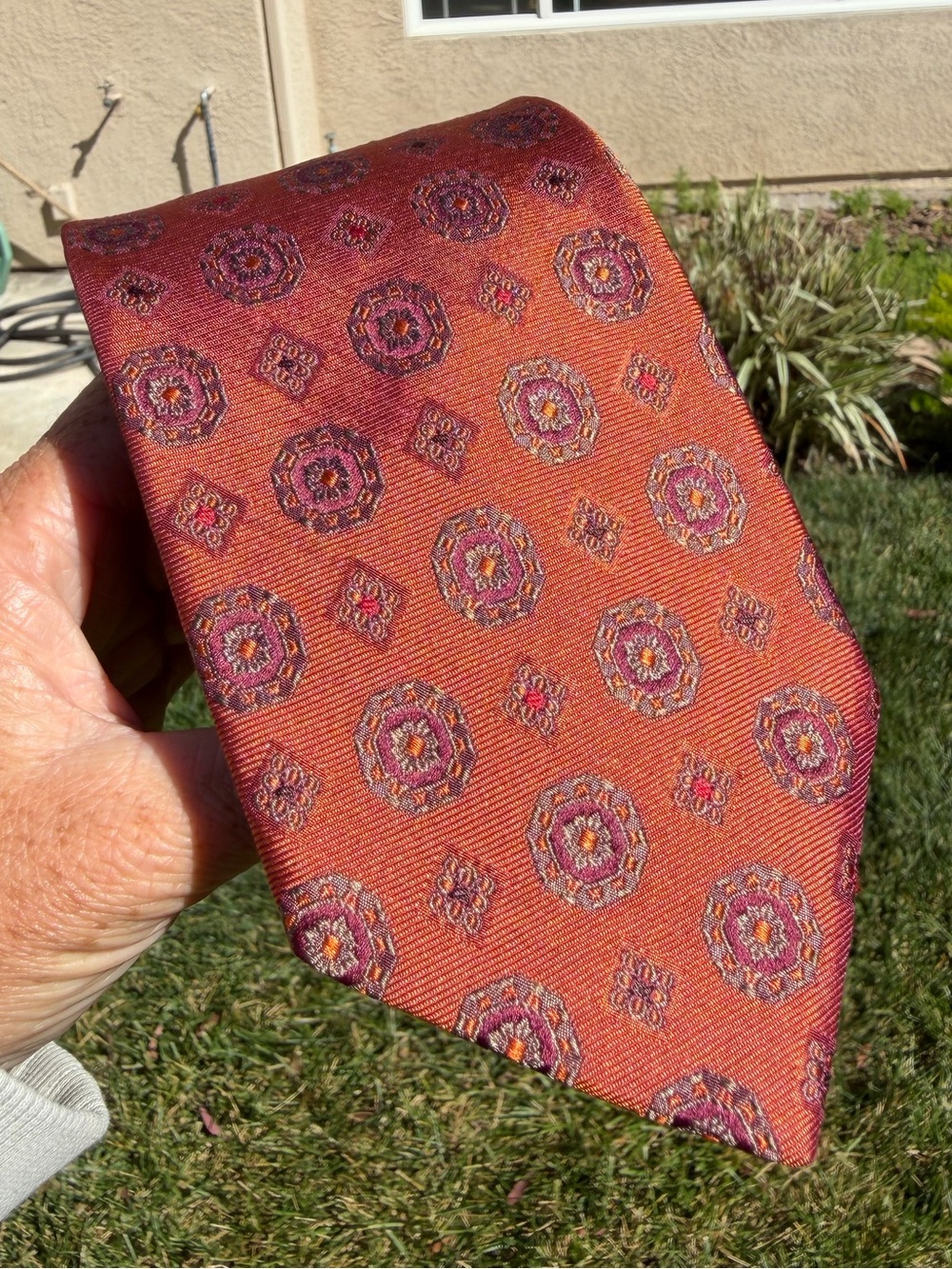 Hugo Boss Silk Tie Men’s Orange Medallion Pattern Made in Italy Classic Necktie